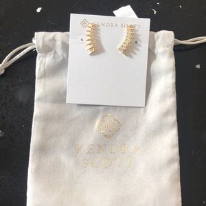 🎉HP💛NWT Kendra Scott Earclimers Gold💛